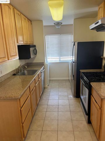 2207 Lakeview Cir, Pittsburg, CA 94565