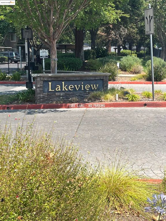 2207 Lakeview Cir, Pittsburg, CA 94565