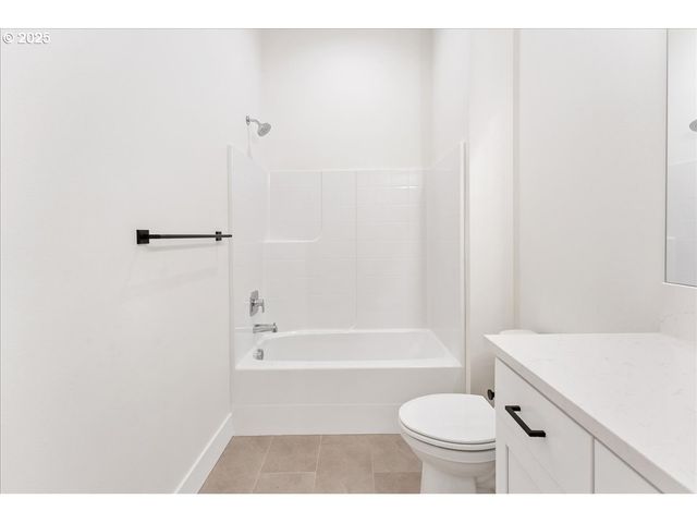 737 Se FOREST GLEN Rd, Estacada, OR 97023