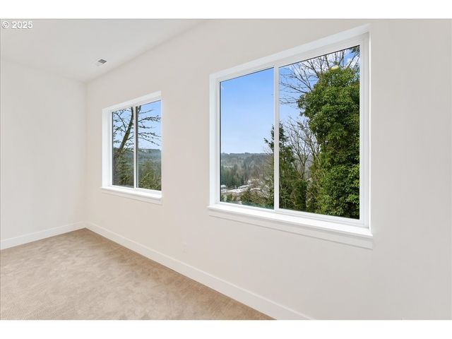 737 Se FOREST GLEN Rd, Estacada, OR 97023