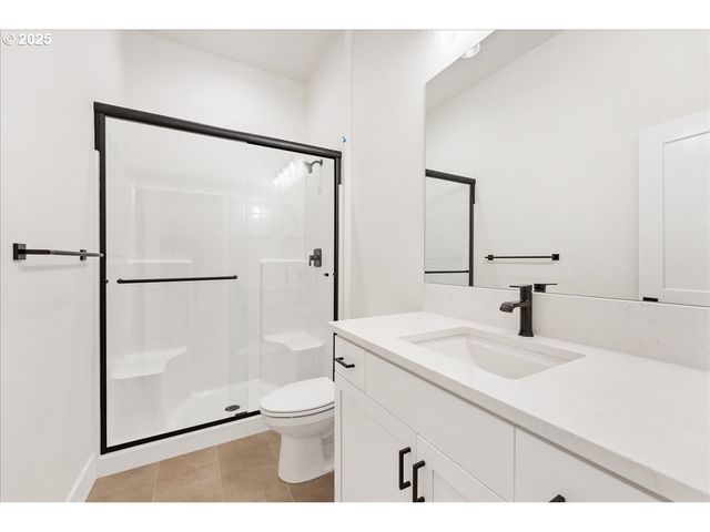 737 Se FOREST GLEN Rd, Estacada, OR 97023