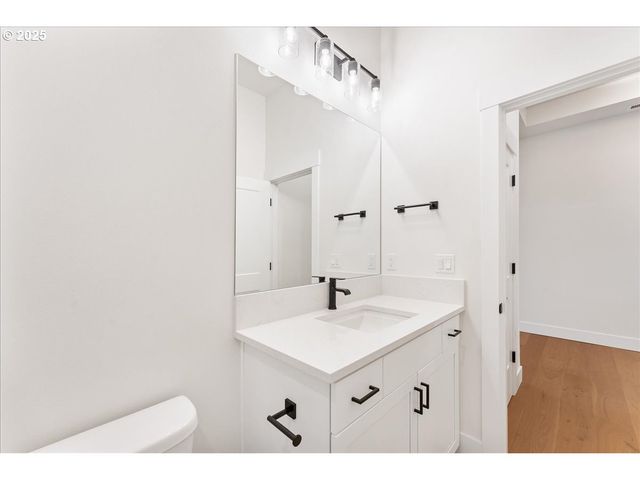 737 Se FOREST GLEN Rd, Estacada, OR 97023