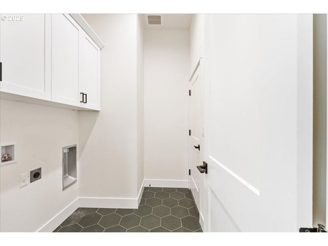 737 Se FOREST GLEN Rd, Estacada, OR 97023