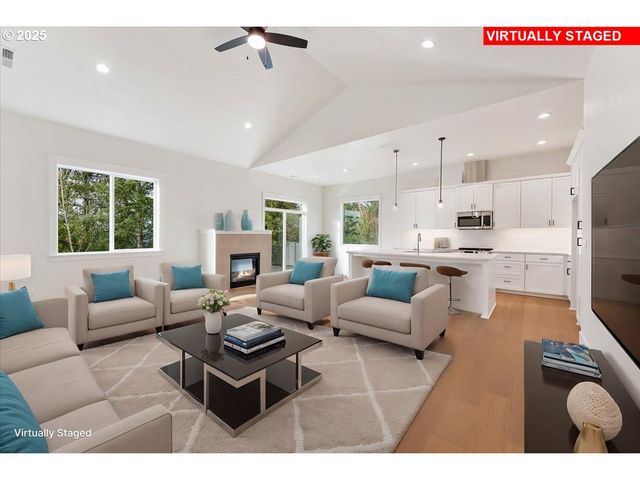 737 Se FOREST GLEN Rd, Estacada, OR 97023