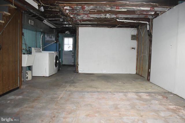 7305 WOODCREST AVE, Philadelphia, PA 19151