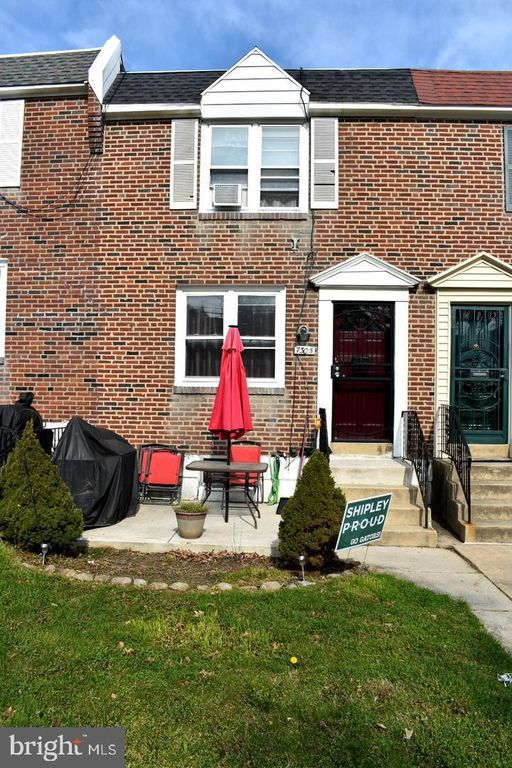 7305 WOODCREST AVE, Philadelphia, PA 19151