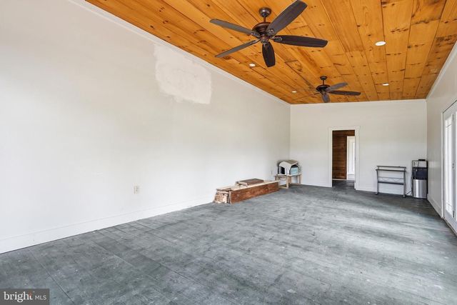 43449 LOST CORNER RD, Leesburg, VA 20176
