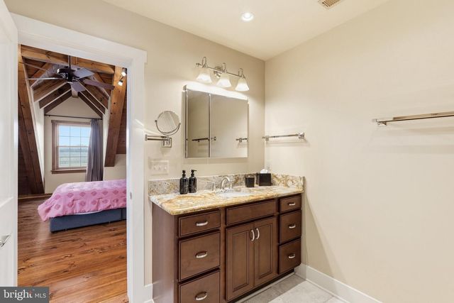 43449 LOST CORNER RD, Leesburg, VA 20176