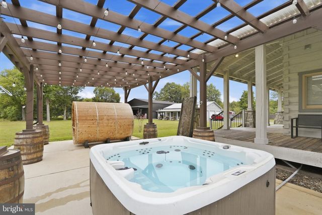 43449 LOST CORNER RD, Leesburg, VA 20176