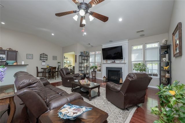 806 Hartscove Court, Boiling Springs, SC 29316