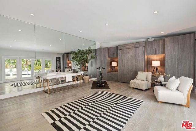 1514 San Ysidro Drive, Beverly Hills, CA 90210