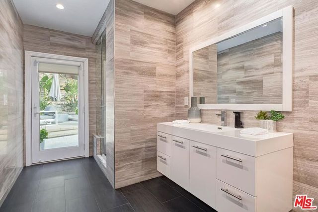 1514 San Ysidro Drive, Beverly Hills, CA 90210