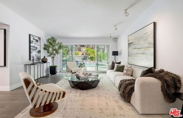 1514 San Ysidro Drive, Beverly Hills, CA 90210