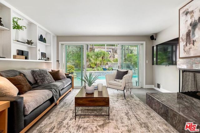 1514 San Ysidro Drive, Beverly Hills, CA 90210