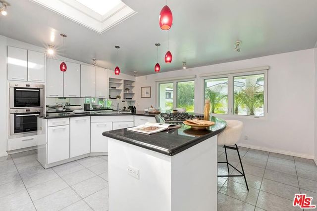 1514 San Ysidro Drive, Beverly Hills, CA 90210