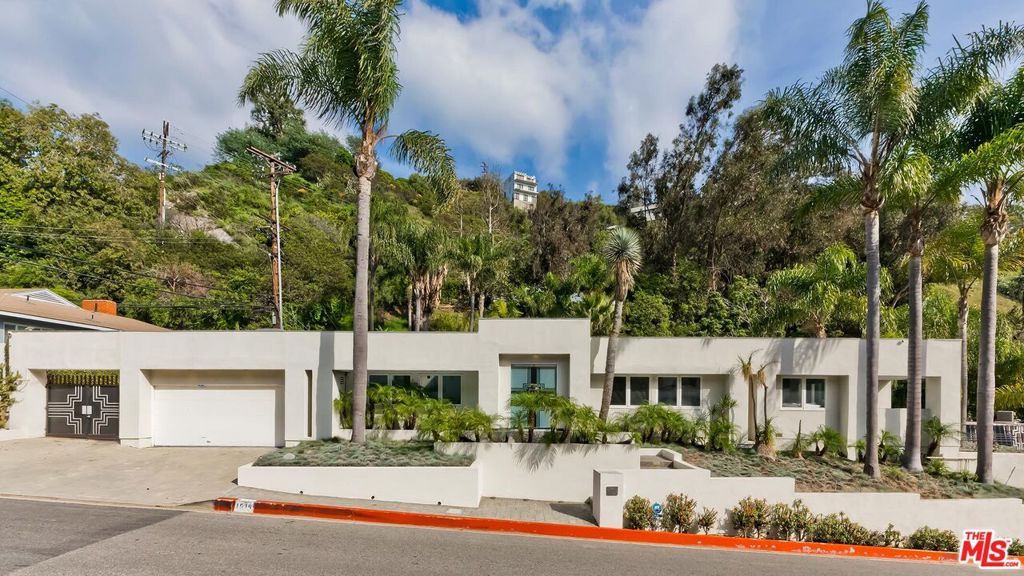 1514 San Ysidro Drive, Beverly Hills, CA 90210
