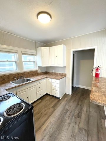 255 Cross Street, Akron, OH 44311