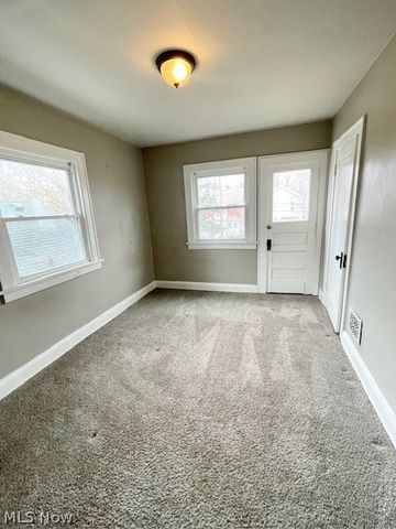 255 Cross Street, Akron, OH 44311