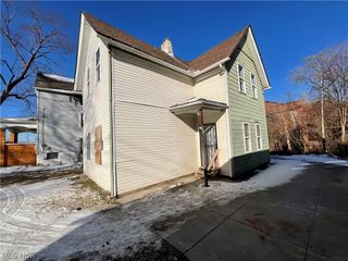 255 Cross Street, Akron, OH 44311