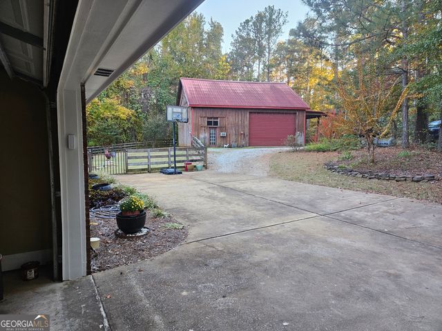 595 Hudson Mill Road, Hamilton, GA 31811