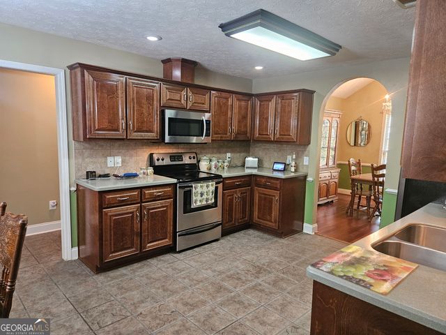 595 Hudson Mill Road, Hamilton, GA 31811