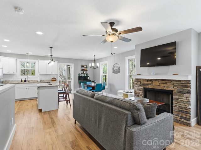 98 Harmony Hill Lane, Mars Hill, NC 28754