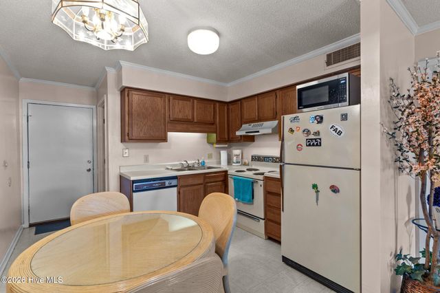 1404 Canal Drive 14, Carolina Beach, NC 28428