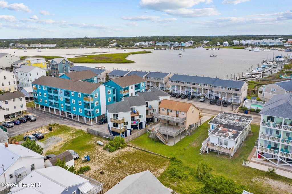 1404 Canal Drive 14, Carolina Beach, NC 28428