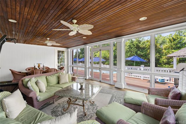 19 Jagger Lane, Westhampton, NY 11977