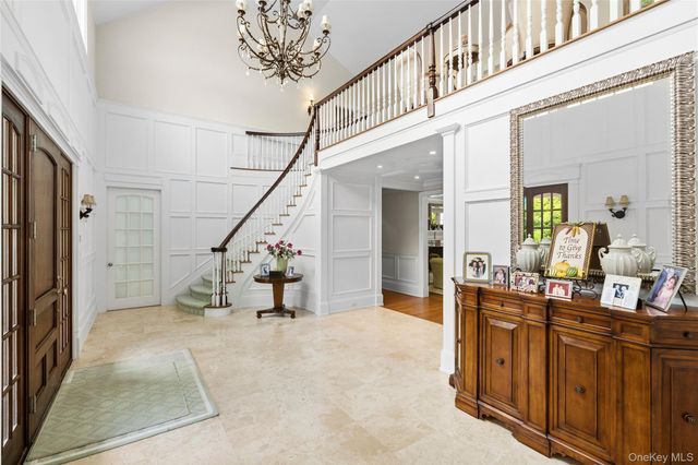19 Jagger Lane, Westhampton, NY 11977
