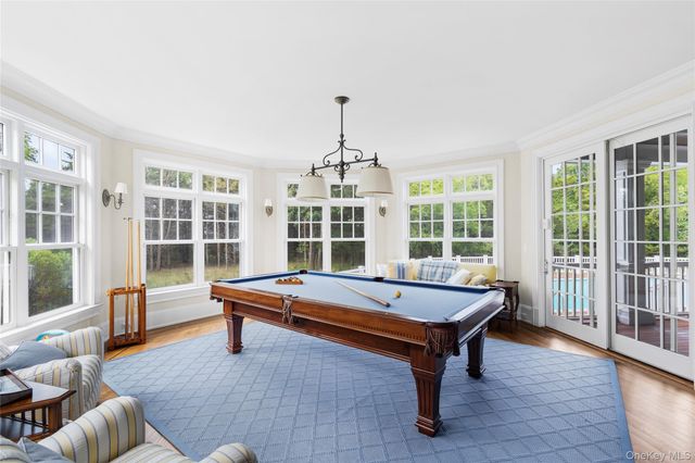 19 Jagger Lane, Westhampton, NY 11977