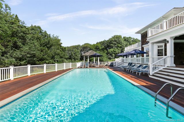 19 Jagger Lane, Westhampton, NY 11977