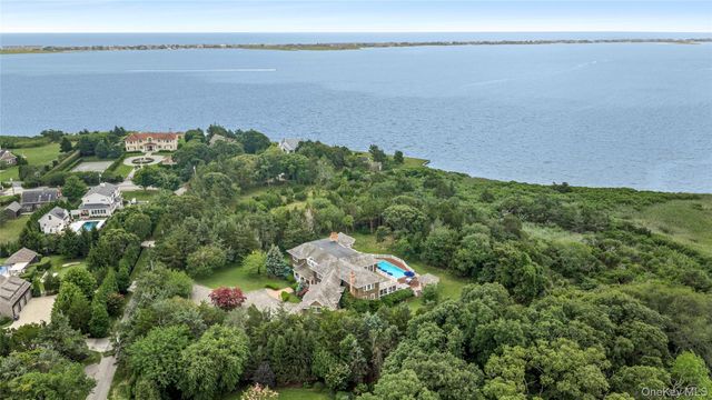 19 Jagger Lane, Westhampton, NY 11977