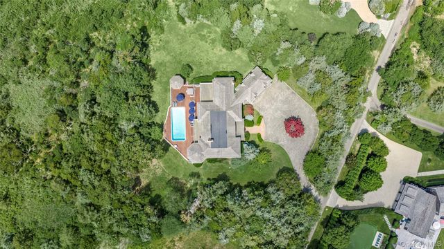 19 Jagger Lane, Westhampton, NY 11977