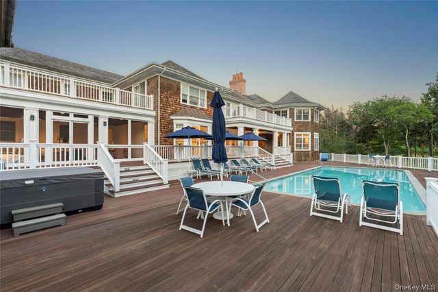 19 Jagger Lane, Westhampton, NY 11977