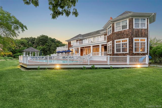 19 Jagger Lane, Westhampton, NY 11977