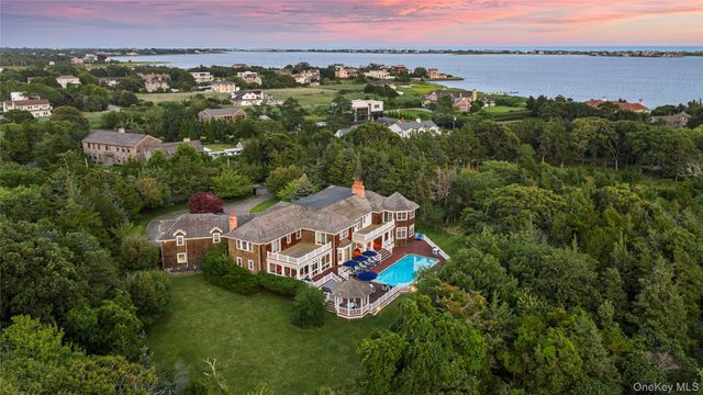 19 Jagger Lane, Westhampton, NY 11977