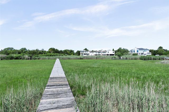 19 Jagger Lane, Westhampton, NY 11977