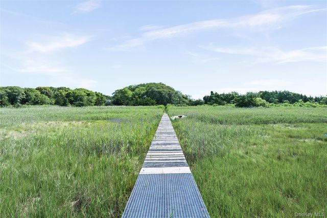 19 Jagger Lane, Westhampton, NY 11977