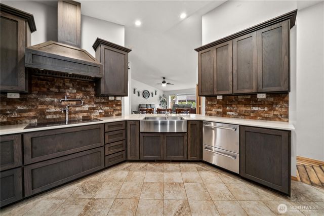 36421 80th Avenue E, Eatonville, WA 98328