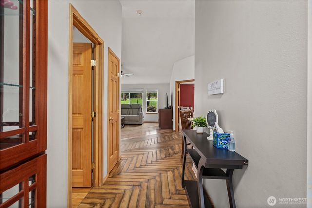 36421 80th Avenue E, Eatonville, WA 98328