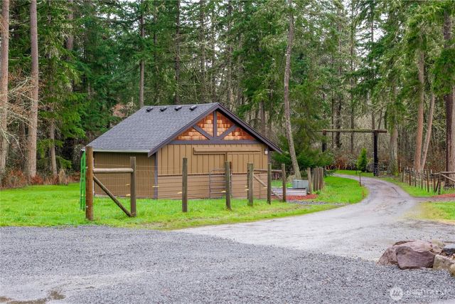 36421 80th Avenue E, Eatonville, WA 98328