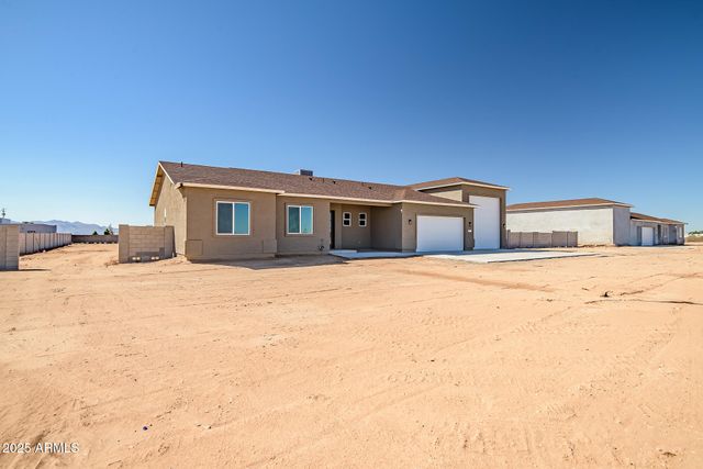 25113 W LOWDEN Road, Wittmann, AZ 85361