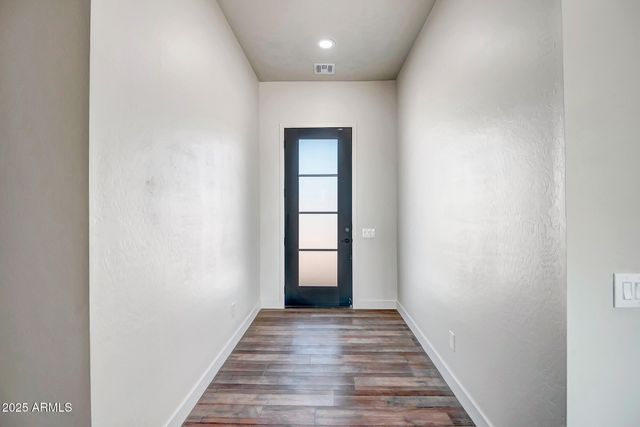 25113 W LOWDEN Road, Wittmann, AZ 85361