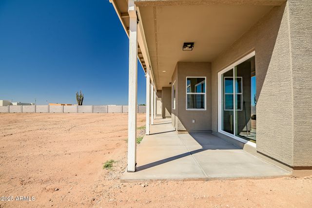 25113 W LOWDEN Road, Wittmann, AZ 85361