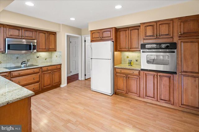 231 BERTRAND DR, Princeton, NJ 08540