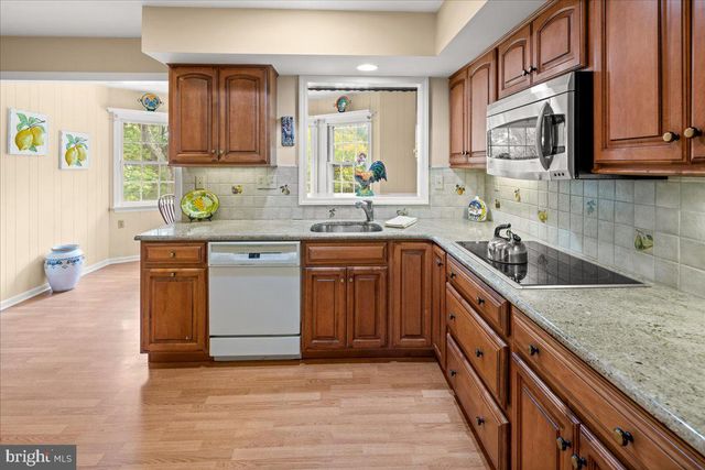 231 BERTRAND DR, Princeton, NJ 08540