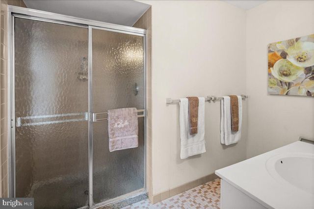 231 BERTRAND DR, Princeton, NJ 08540