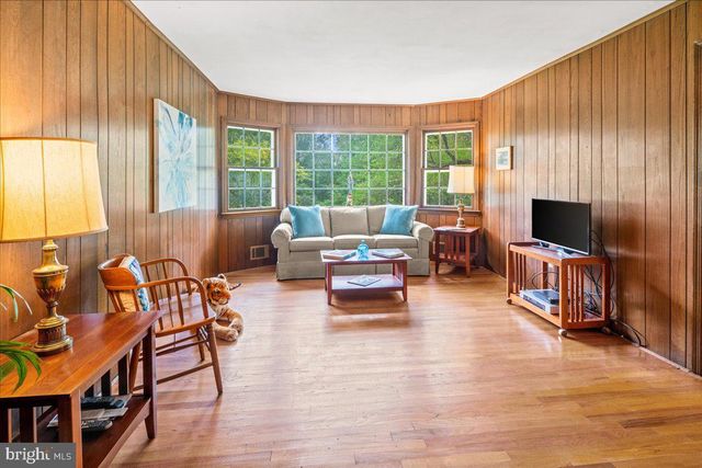 231 BERTRAND DR, Princeton, NJ 08540