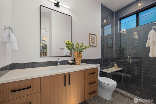 5225 114th Ave NE, Kirkland, WA 98033